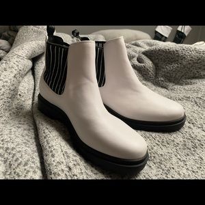 Mix no.6 white booties! never worn outside!!